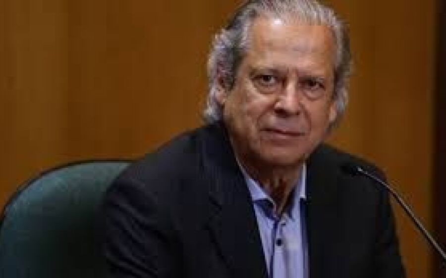 Dirceu se entrega à PF para cumprir pena de 30 anos e 9 meses