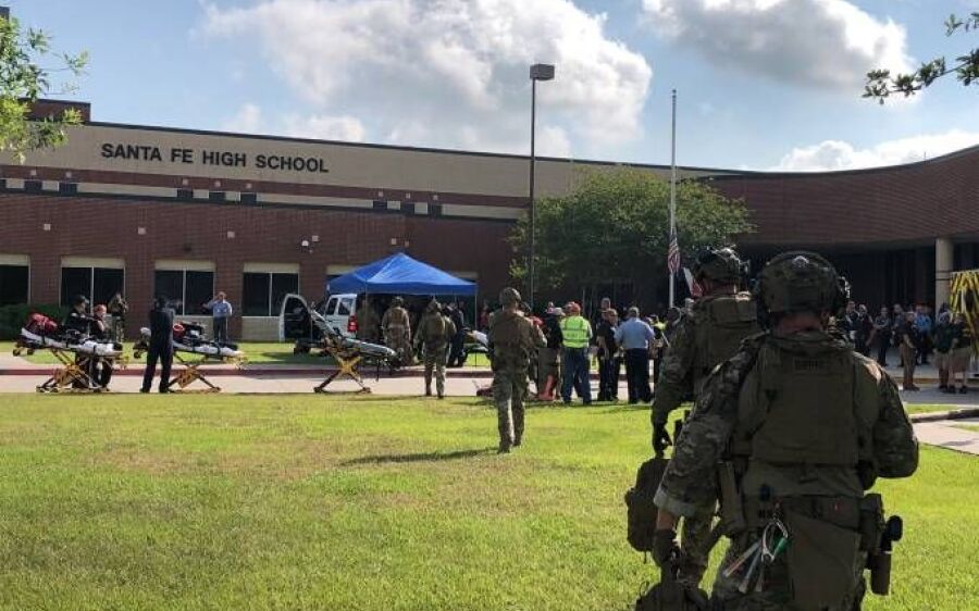 Atirador matou pelo menos dez pessoas em escola no Texas