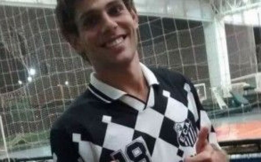 Vendedor é morto com facada no peito após briga com esposa