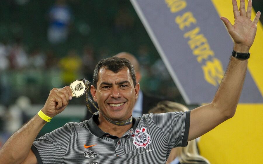 Carille deixa o Corinthians e acerta com o Al-Wehda, da Arábia Saudita
