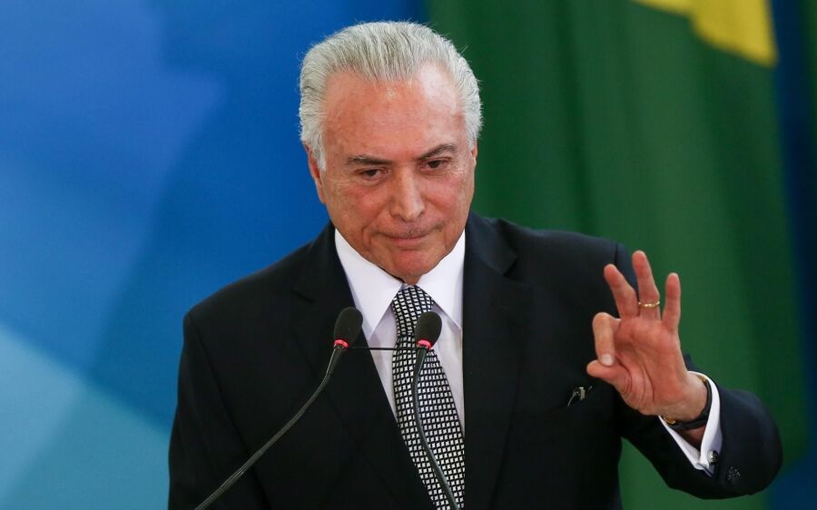 Em nova tentativa de pôr fim à greve de caminhoneiros, Temer anuncia redução de R$ 0,46 no litro do 