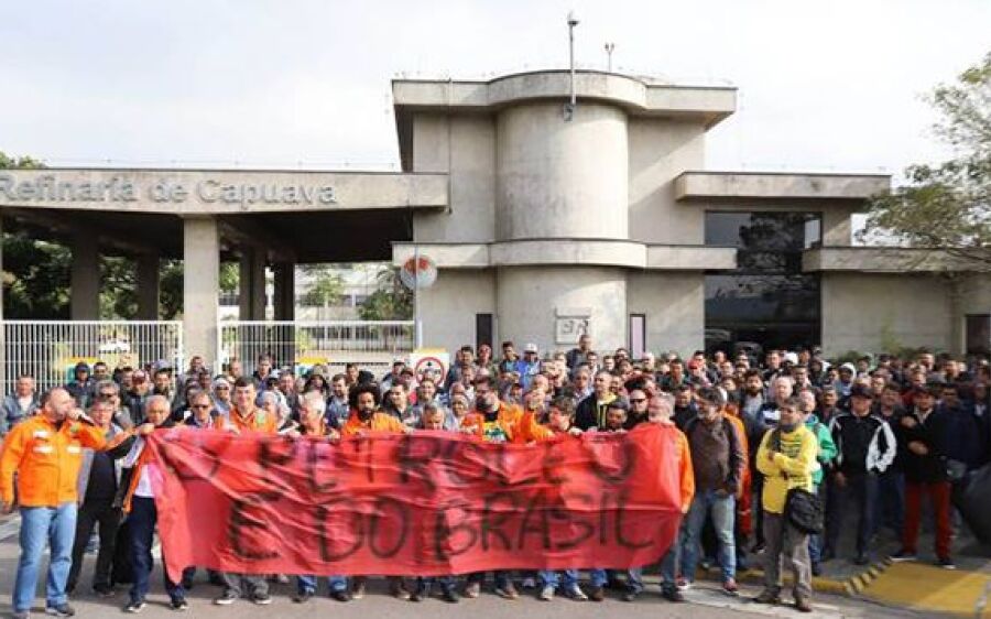 Petroleiros desafiam Justiça do Trabalho e iniciam greve em refinarias