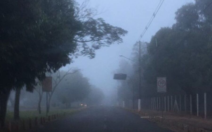 Segunda-feira amanhece com tempo nublado e há possibilidade de chuvas isoladas em MS
