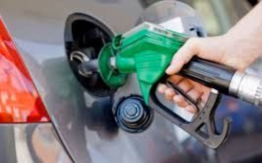 Preço da gasolina cai 0,68% nas refinarias, após duas altas seguidas