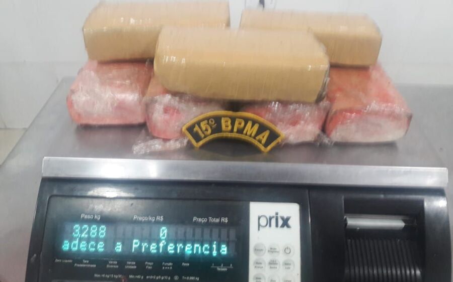 PMA prende dois traficantes e apreende 3,28 kg de droga 