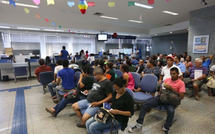 Caixa e BB divulgam calendário de saques das contas inativas do PIS/Pasep