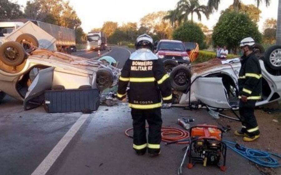 Colisão frontal mata  dois na BR-262
