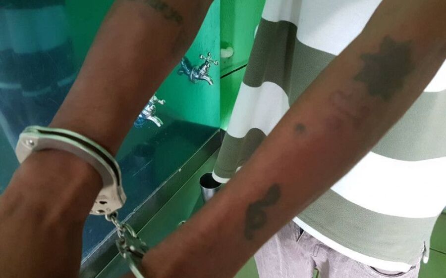 MONSTRO que deu soco na boca de bebê responderá por três crimes na Justiça de Coxim