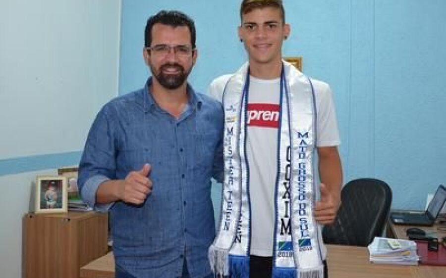 Vladimir Ferreira recebe representante de Coxim eleito Mister Teen MS