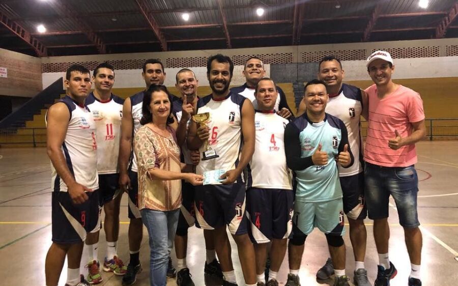 Seleção de Coxim é campeã do quadrângular de vôlei  masculino em São Gabriel