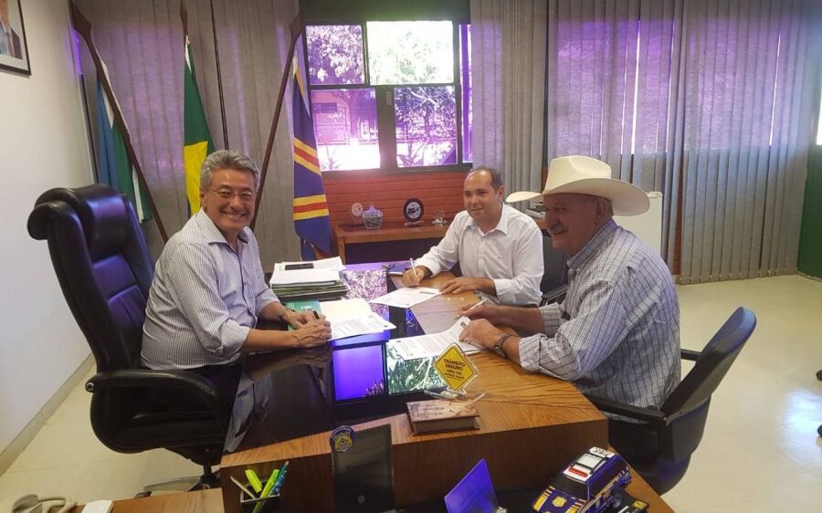 Detran investe na sinalização das ruas de Rio Verde