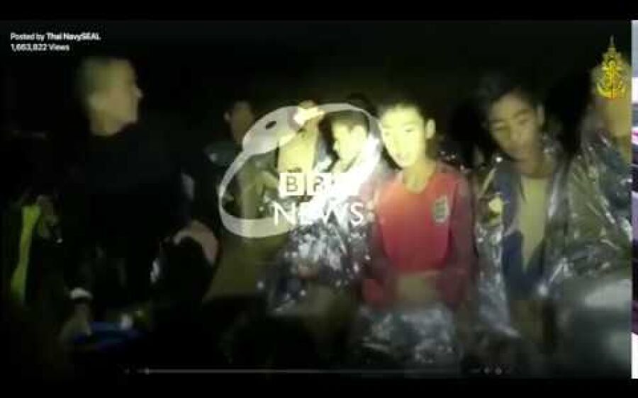Meninos em caverna na Tailândia