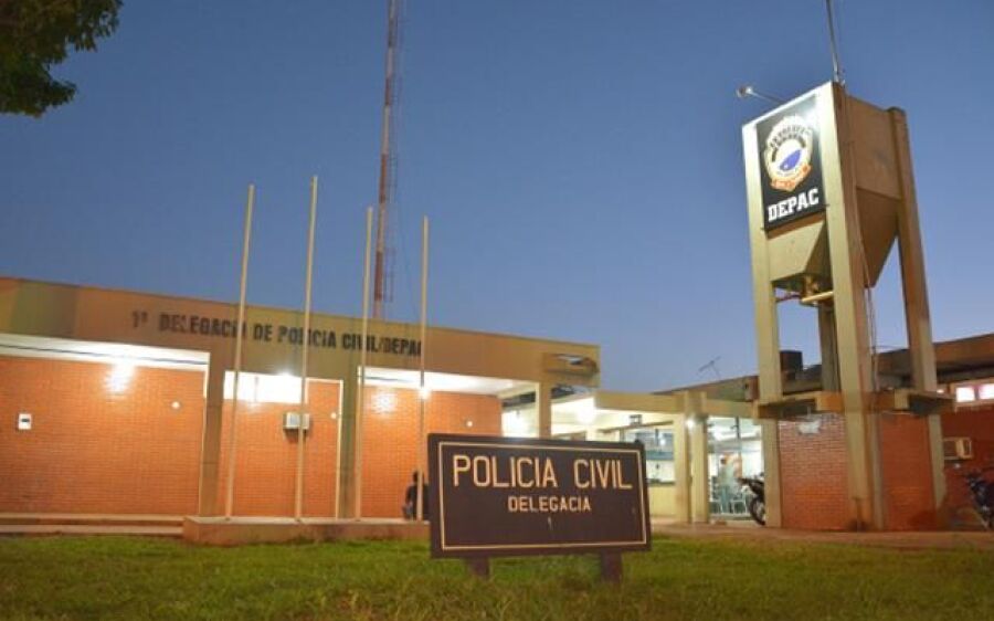 Bêbado, motorista bate em carro estacionado e é encontrado dormindo por PM’s