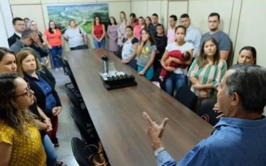 Prefeitura empossa 27 novos concursados somando 300 servidores efetivos em 2018