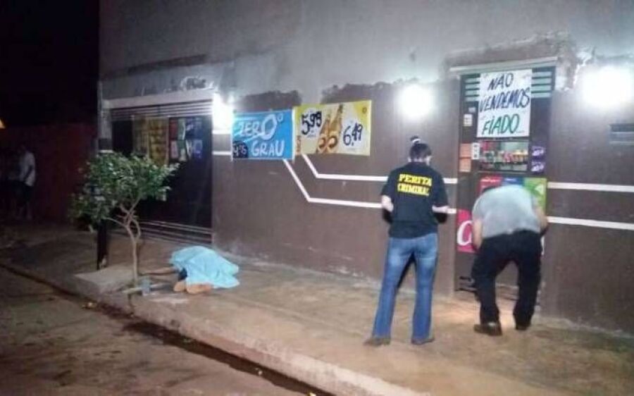 Jovem morre esfaqueado após briga por causa de drogas perto de condomínio
