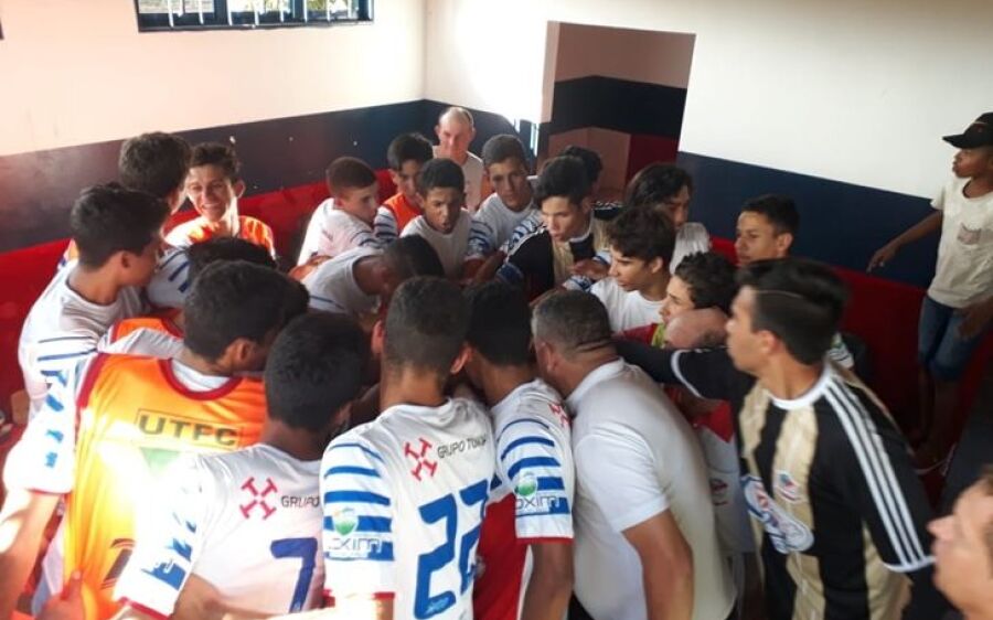 Por vaga na semi-final do Sub-17, Coxim joga amanhã contra o Conquista