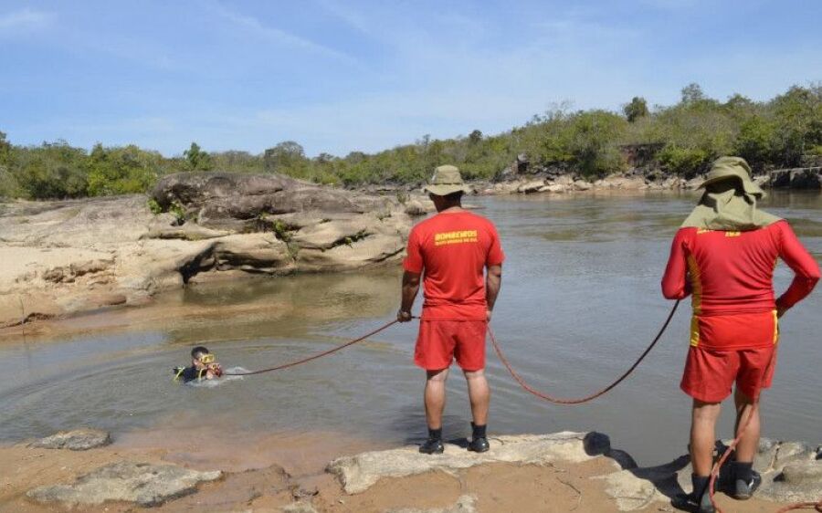“Triste Procura” Corpo de Bombeiros retomam  buscas por adolescente desaparecido no Rio Coxim