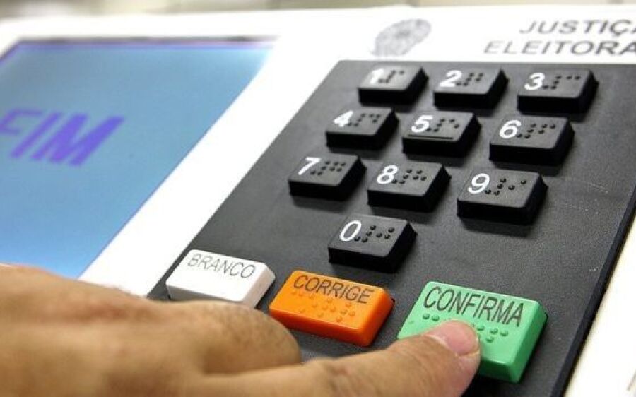 Com 7 candidatos ao governo, partidos aceleram negociações por espaços