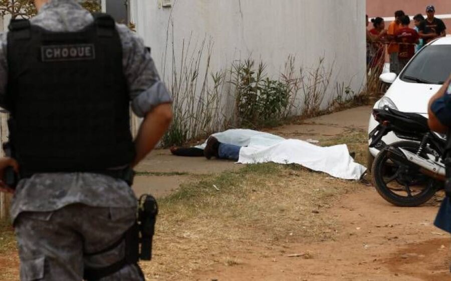 Ex-funcionário vai cobrar patrão e homens se matam na rua