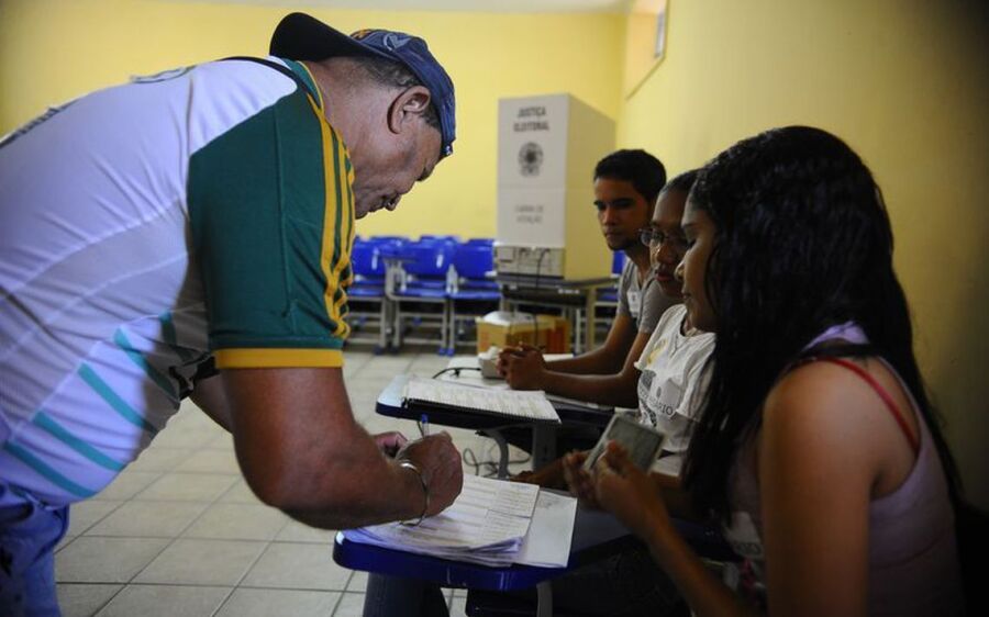TSE mantém horários locais para votação nas eleições deste ano