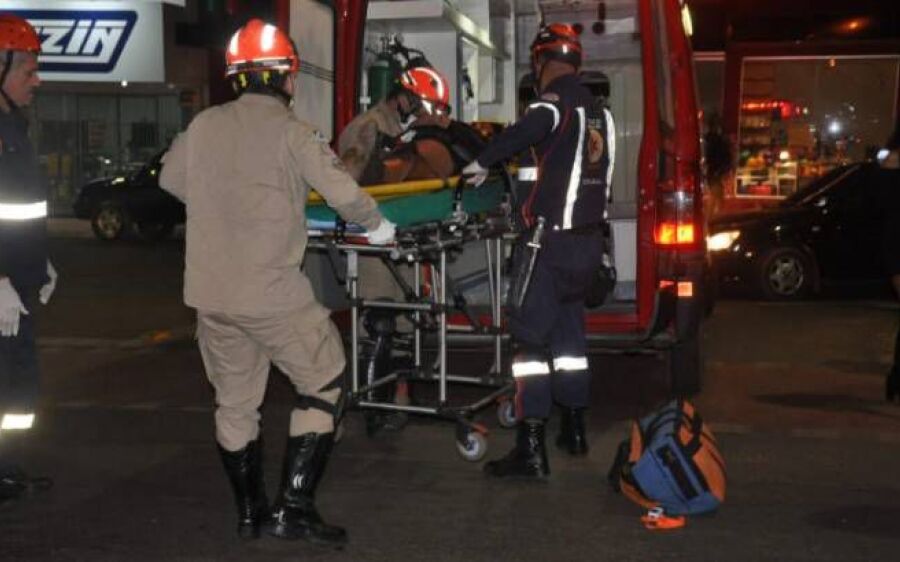 Passageira de moto, jovem morre ao ser arremessada e motorista foge