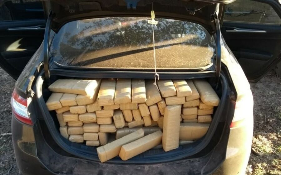 PM apreende 1 tonelada de  drogas (haxixe / Skank / maconha) com alto teor de concentração