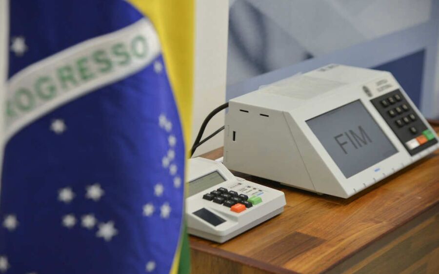 Caminhadas, gravações e entrevistas marcam a segunda-feira dos candidatos ao governo de MS