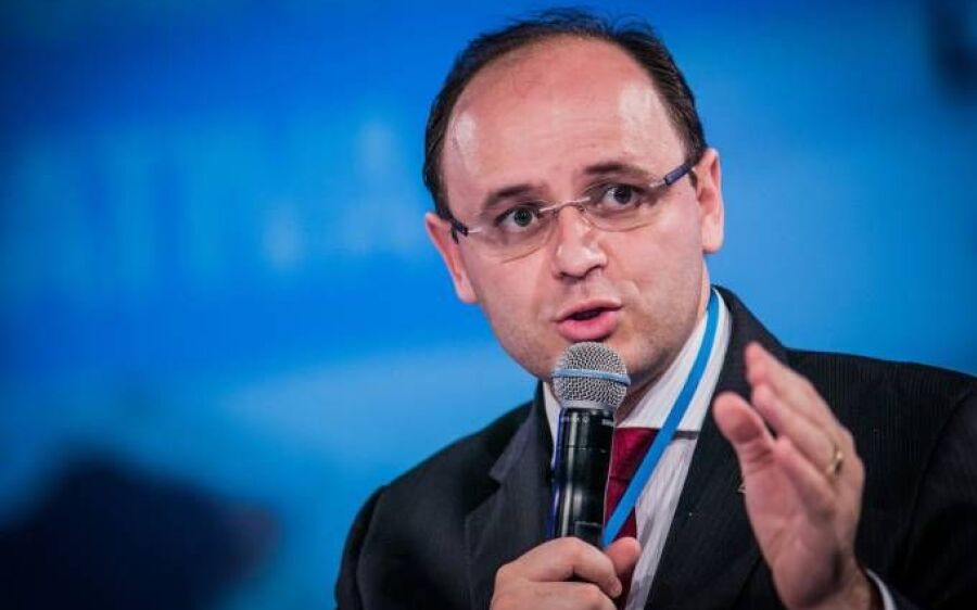 Novo ministro da Educação paga R$ 80 milhões a projeto não previsto