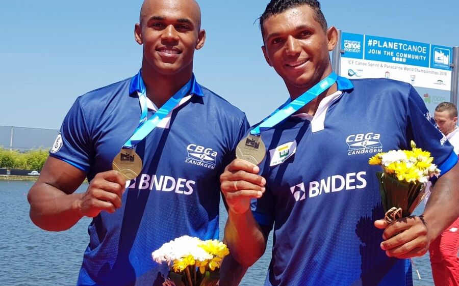 Isaquias e Erlon fecham Mundial de canoagem com medalha de ouro