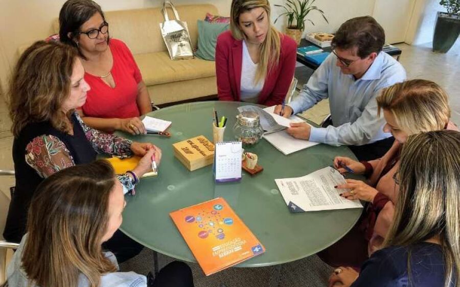 Sebrae e SED renovam parceria que já levou empreendedorismo a mil alunos