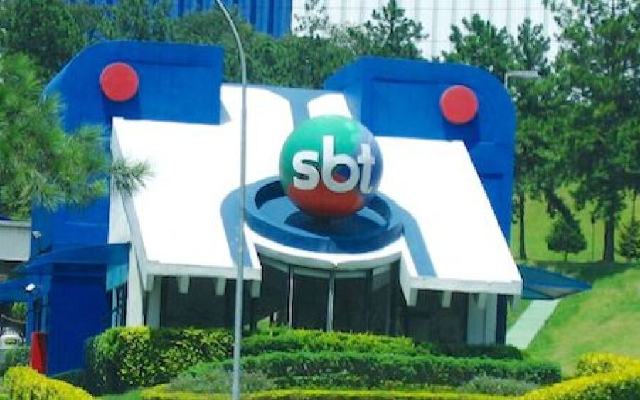 Funcionário é demitido por tentar  abordar  Silvio Santos no SBT