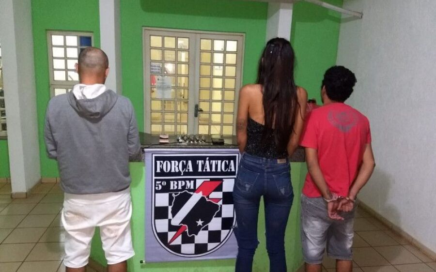 Força Tática prende três por suspeita de tráfico no Senhor Divino