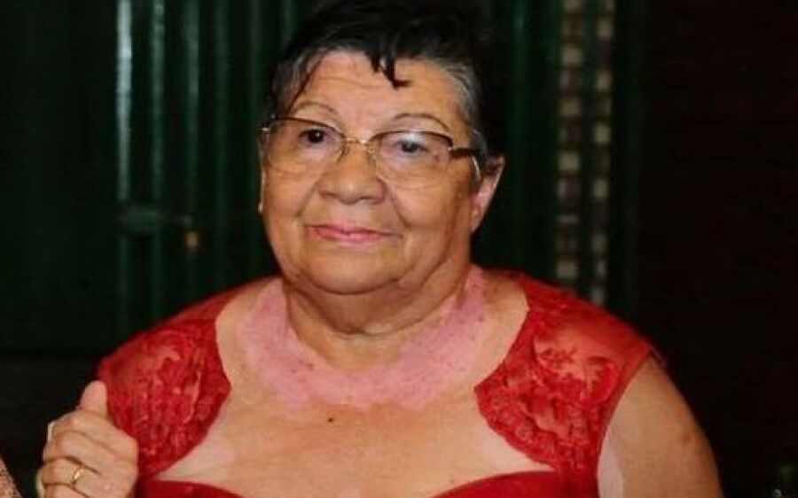 Polícia encontra celulares quebrados e professora morta com golpes de crucifixo