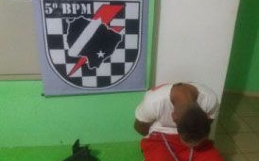 Polícia prende jovem que assustava pessoas com arma de brinquedo