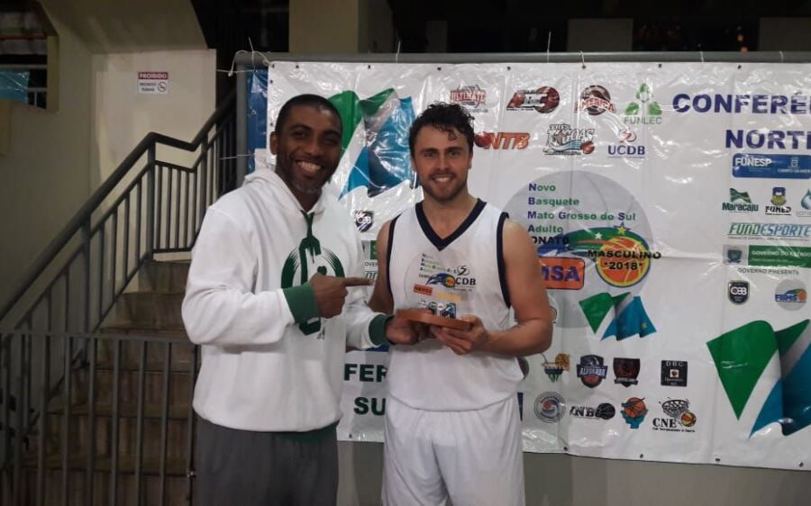 UCDB vence Deportivo América e prorroga definição de vaga para final do Novo Basquete