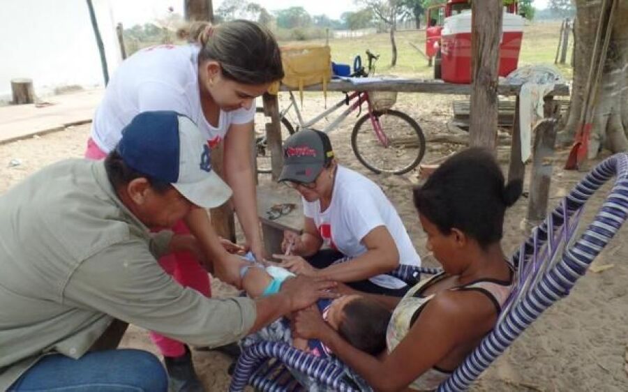 Prefeitura de Coxim leva vacinação  a famílias no Pantanal do Paiaguás
