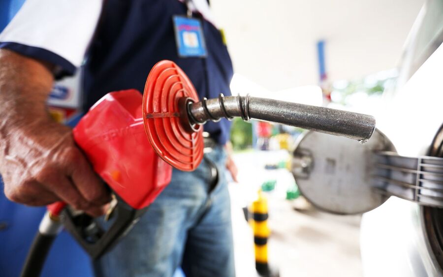 Gasolina estará mais cara a partir de hoje, diz Petrobras