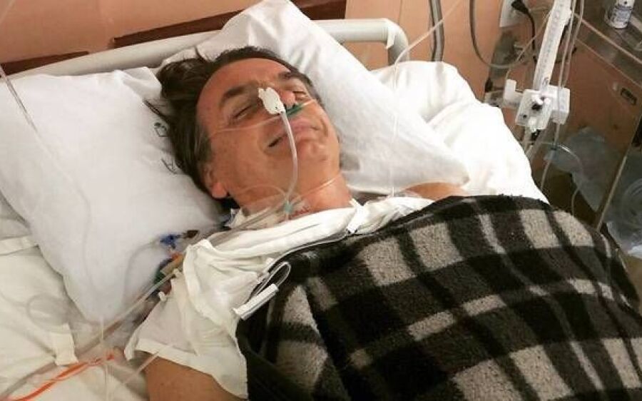 Bolsonaro segue internado em estado grave e fará cirurgia de grande porte, diz equipe médica