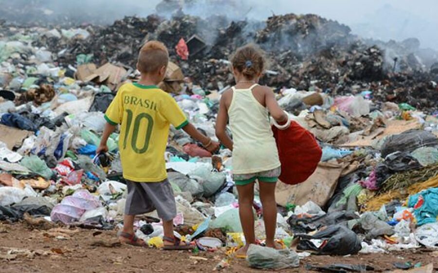 Uma criança menor de 15 anos morre a cada 5 segundos em todo o mundo, diz relatório da OMS