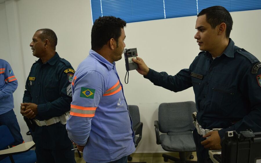 PM realiza palestra sobre  drogas lícitas e ilícitas em Coxim