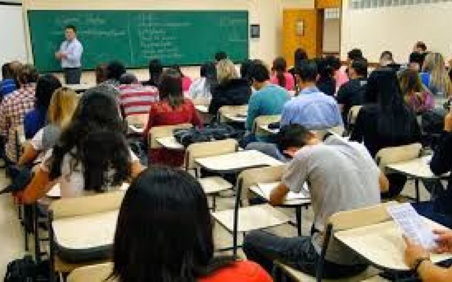 MEC quer programa para ocupar vagas ociosas em universidades públicas
