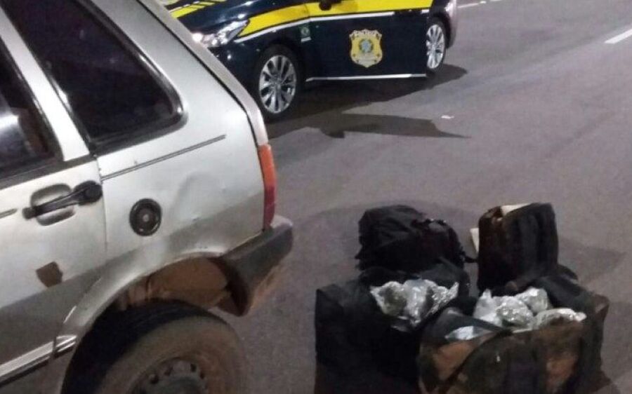 PRF apreende 42kg de maconha e skank após fuga de condutor
