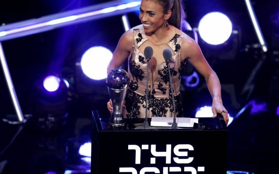 É hexa! Marta é eleita melhor jogadora do mundo no The Best