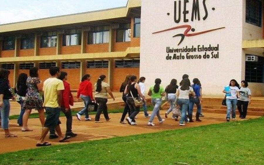 Uems publica edital para contratação de professores temporários em 15 áreas