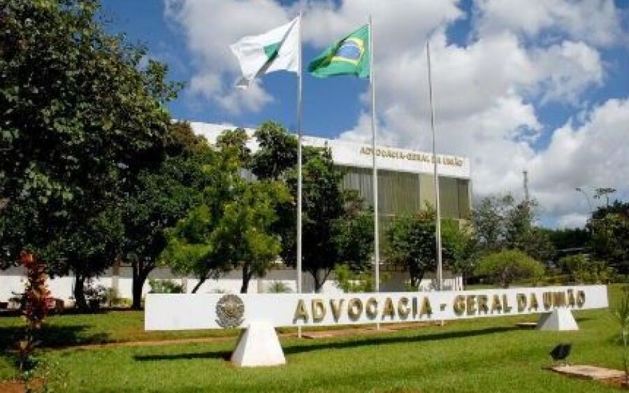 Força-tarefa da AGU terá 300 advogados de plantão nas eleições