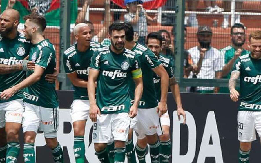 Palmeiras bate Cruzeiro, vê São Paulo empatar e vira líder do Brasileiro