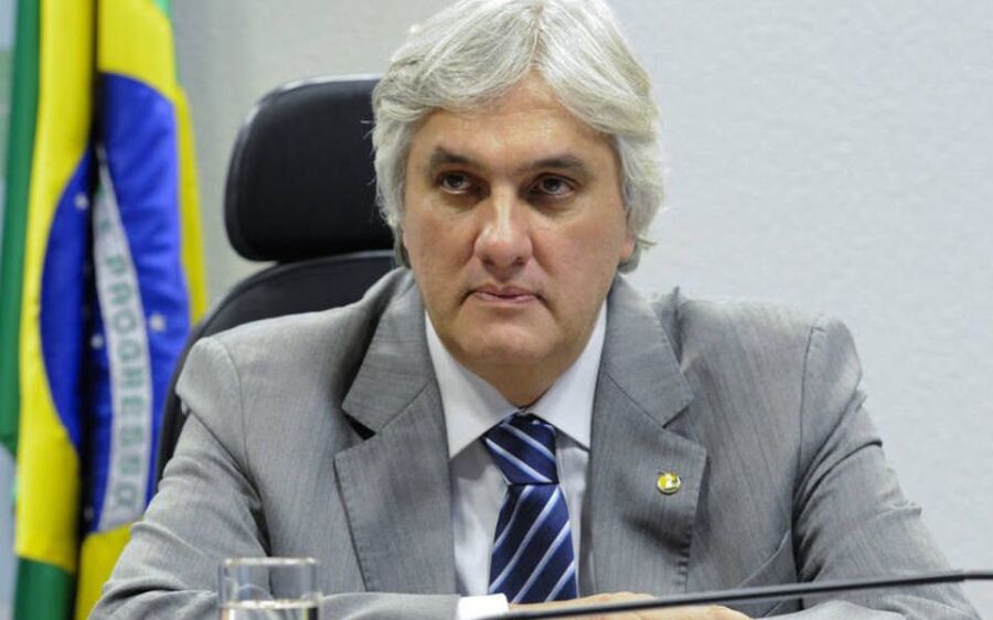 Juiz federal suspende decisão do Senado que tornou Delcídio inelegível