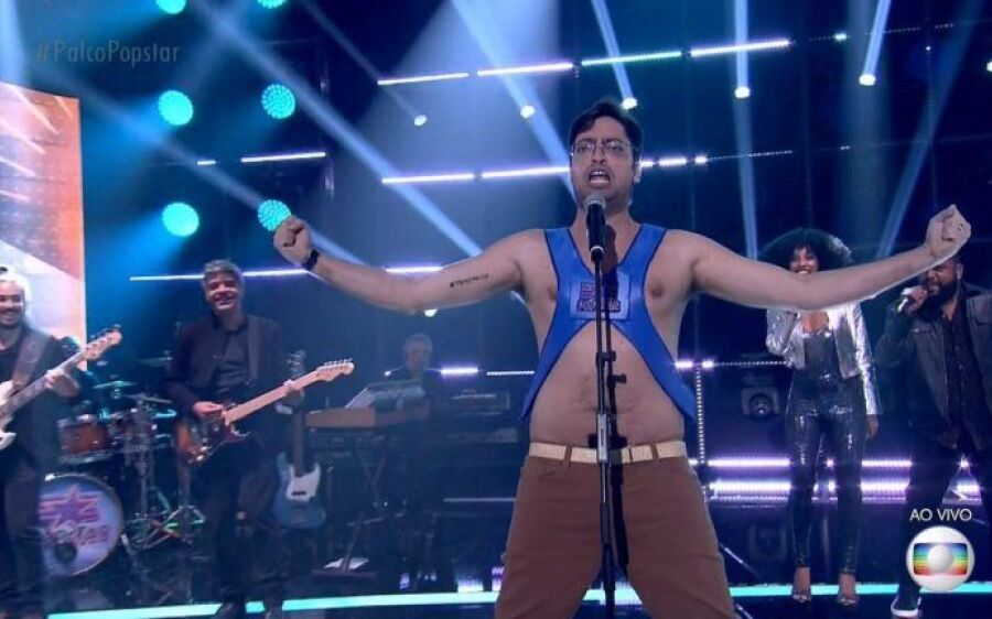 Participante do PopStar fica sem roupa ao vivo, choca todo mundo e é eliminado