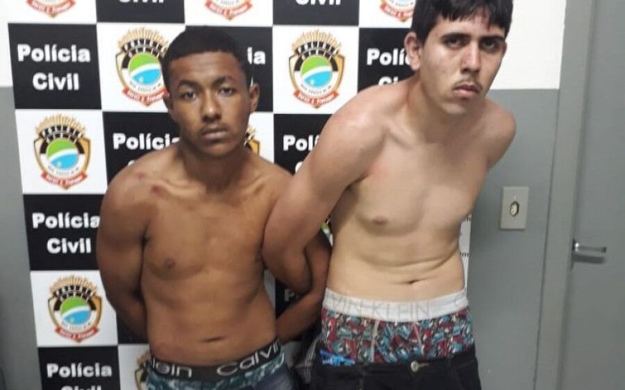 Presos ocupantes de veículo roubado que se envolveu em acidente com mortes 