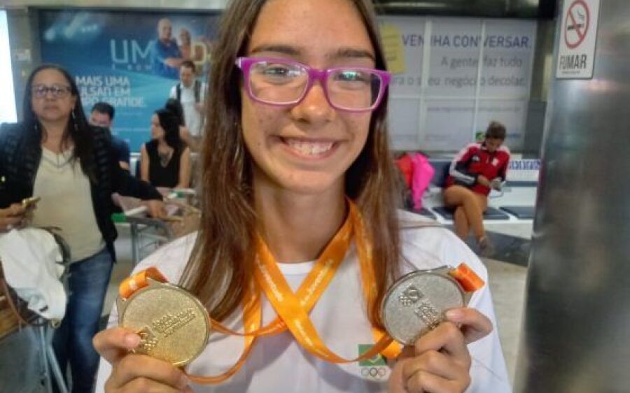 Natação desembarca dos Jogos Brasileiros Escolares com sete medalhas na melhor participação